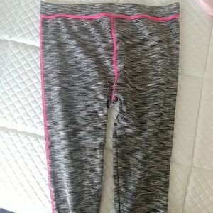 Maternity work-out Capri leggings