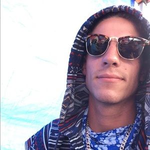 Meet your Posher, Bret