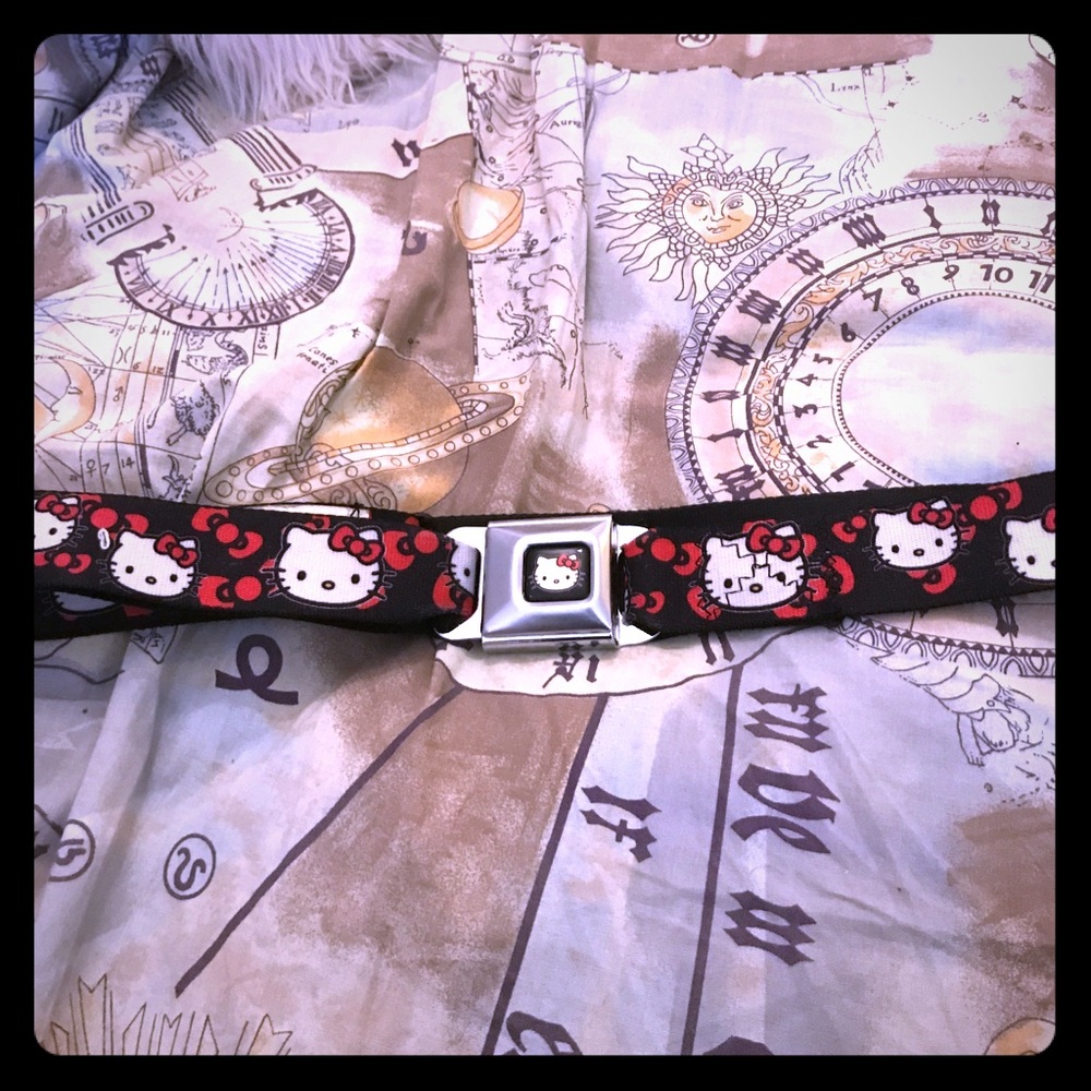 Hello kitty buckle belt