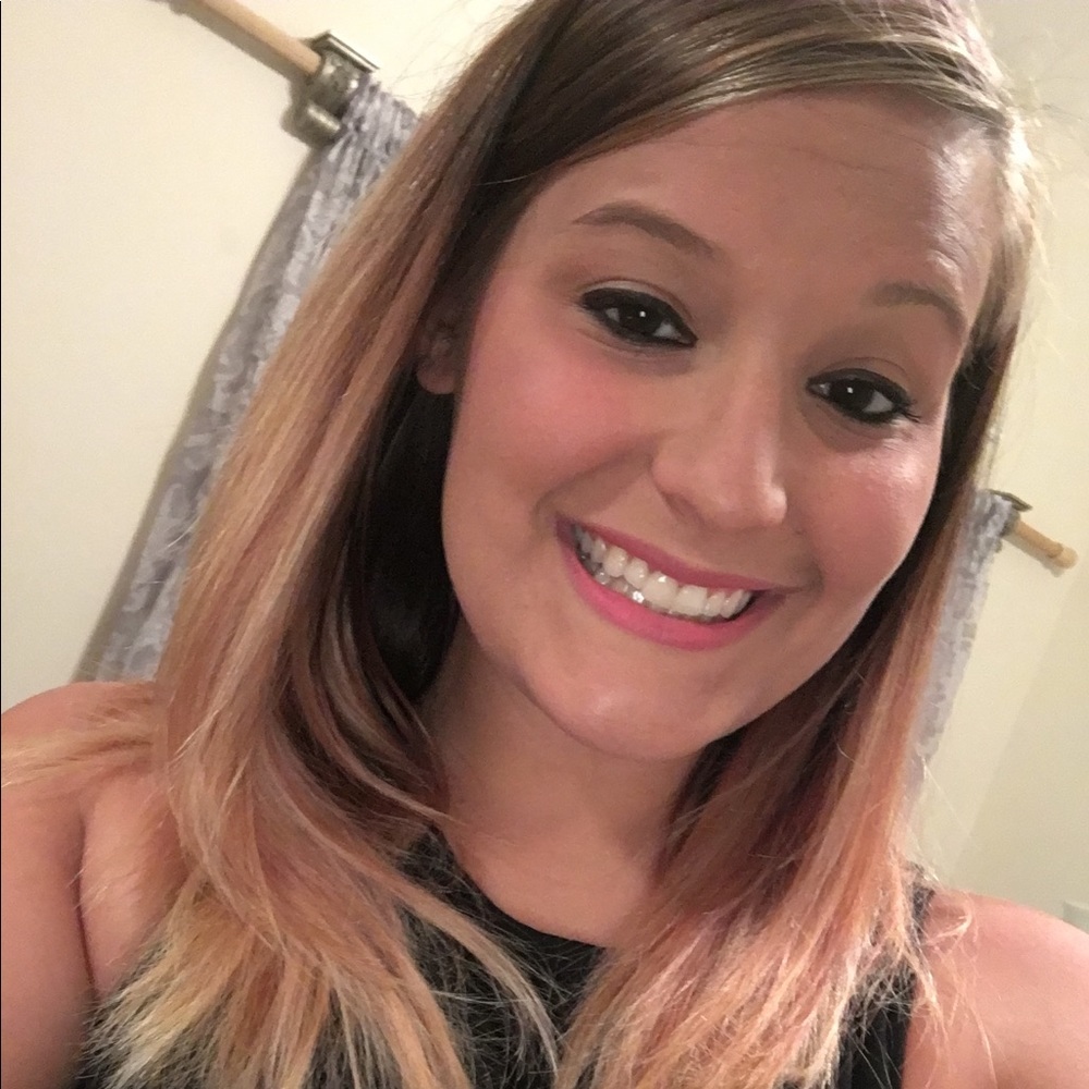 Meet your Posher, Ashley
