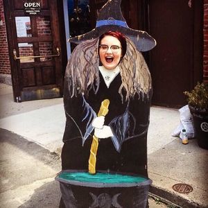 Meet your Posher, Annie