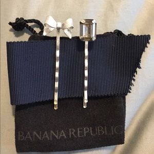 Adorable pair of ornamental bobby pins