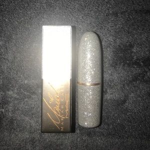 LIMITED EDITION MC BIT OF BUBBLY MAC LIPSTICK