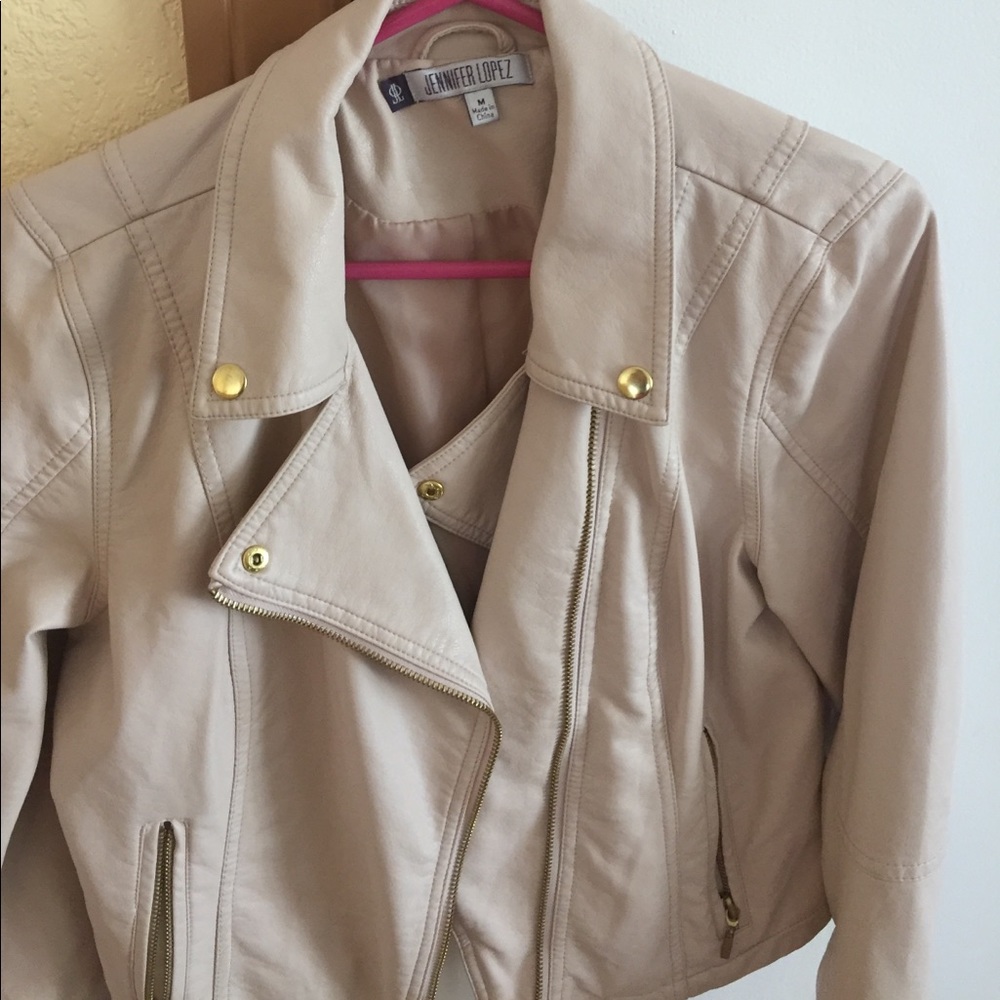 Blazer - Picture 2 of 2