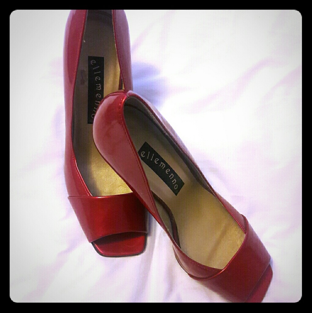 Ellemenno 9 West Pumps