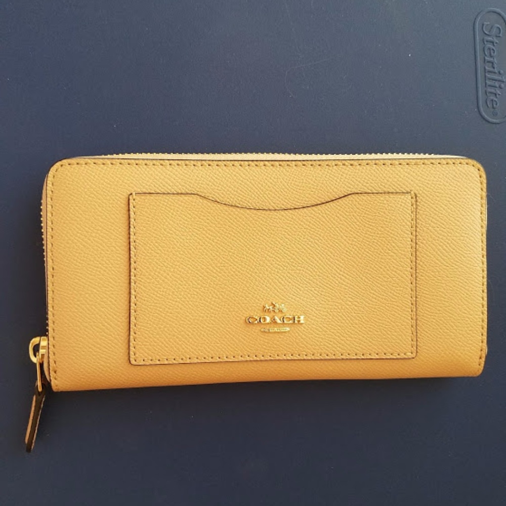 Coach Accordion Crossgrain Leather Wallet