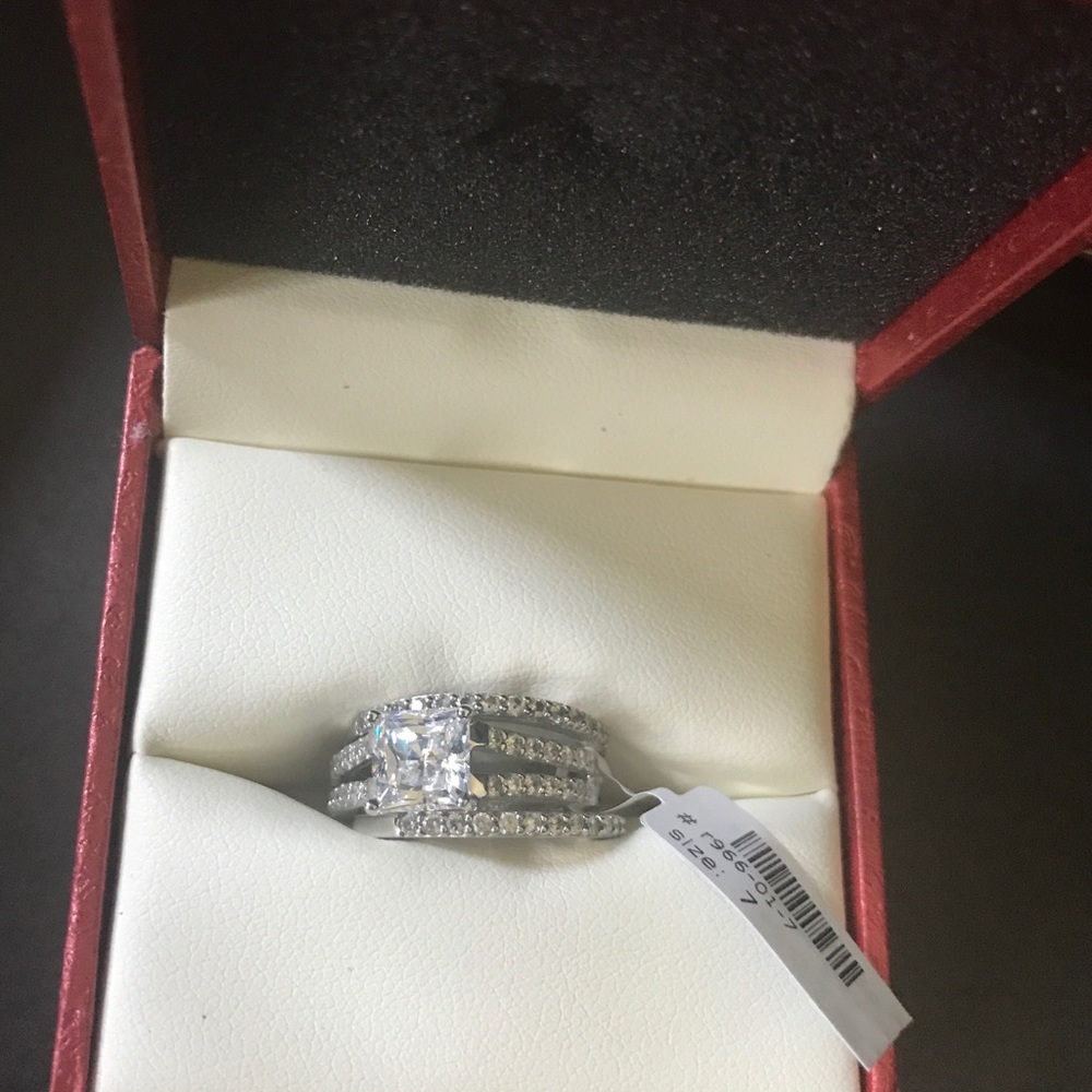 STERLING SILVER PRINCESS CZ SOLITAIRE RING SET - Picture 2 of 6