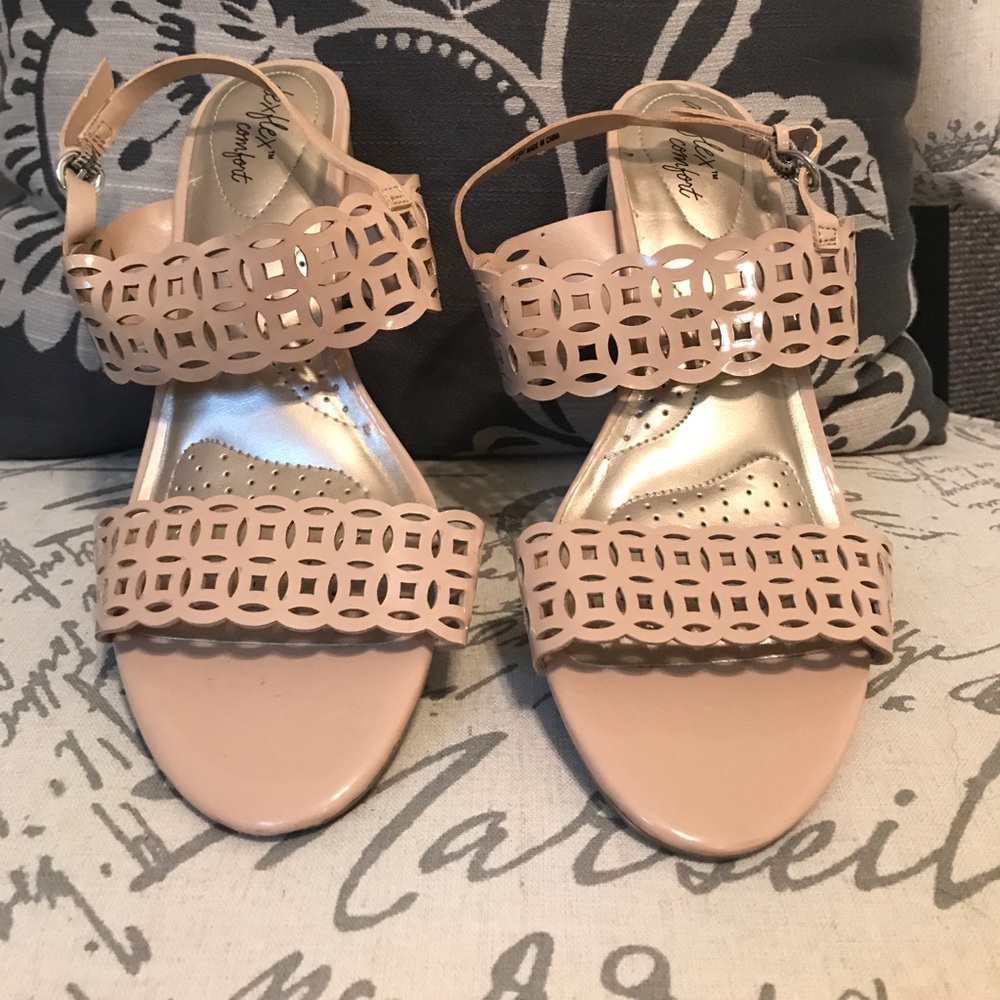 Champagne pink heeled sandal