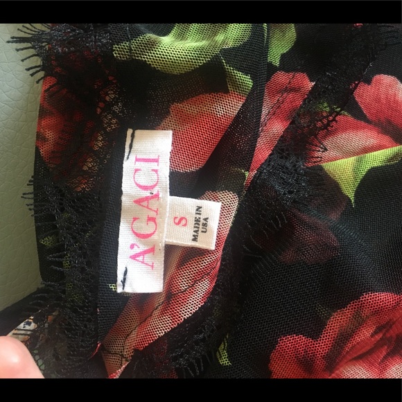 Floral Top - Picture 4 of 4