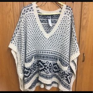 ✖️SOLD✖️Like new F21 Sweater Poncho