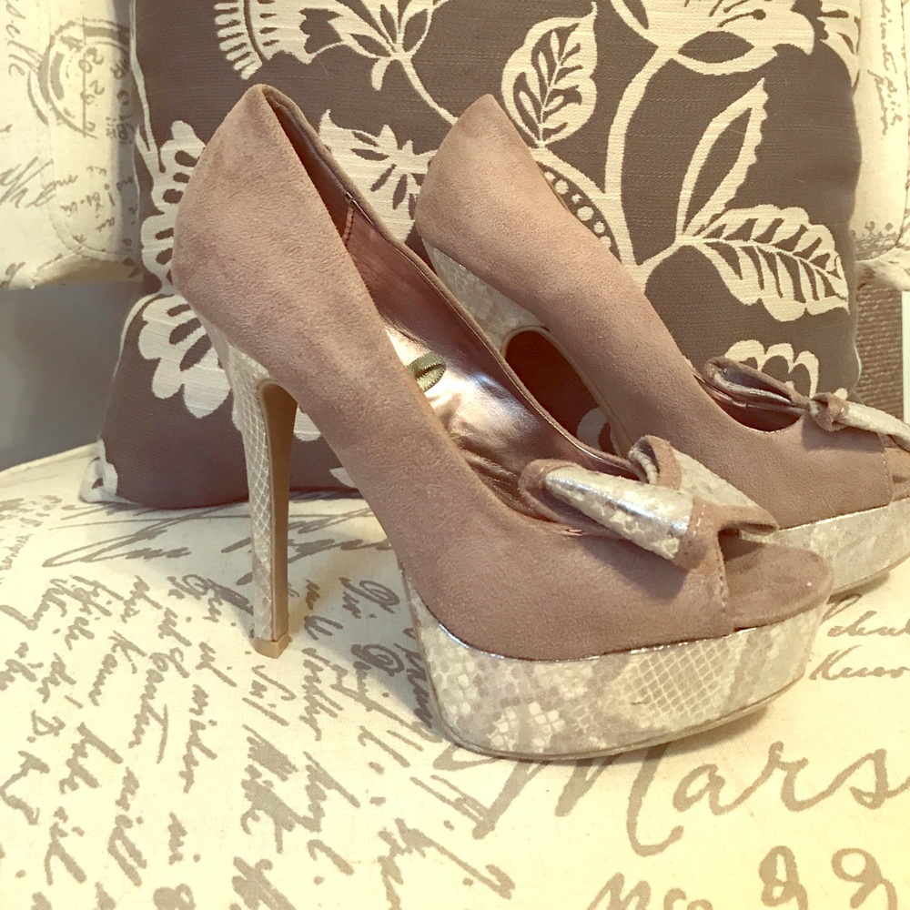 Gray stilettos