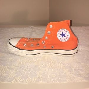 Orange converse 🍊