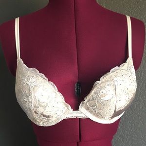Victoria's Secret Very Sexy plunge Bra 34A