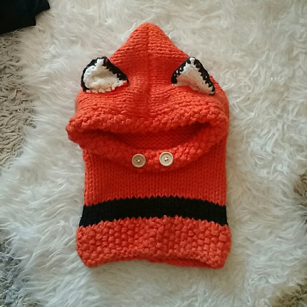 Adorable fox beanie!