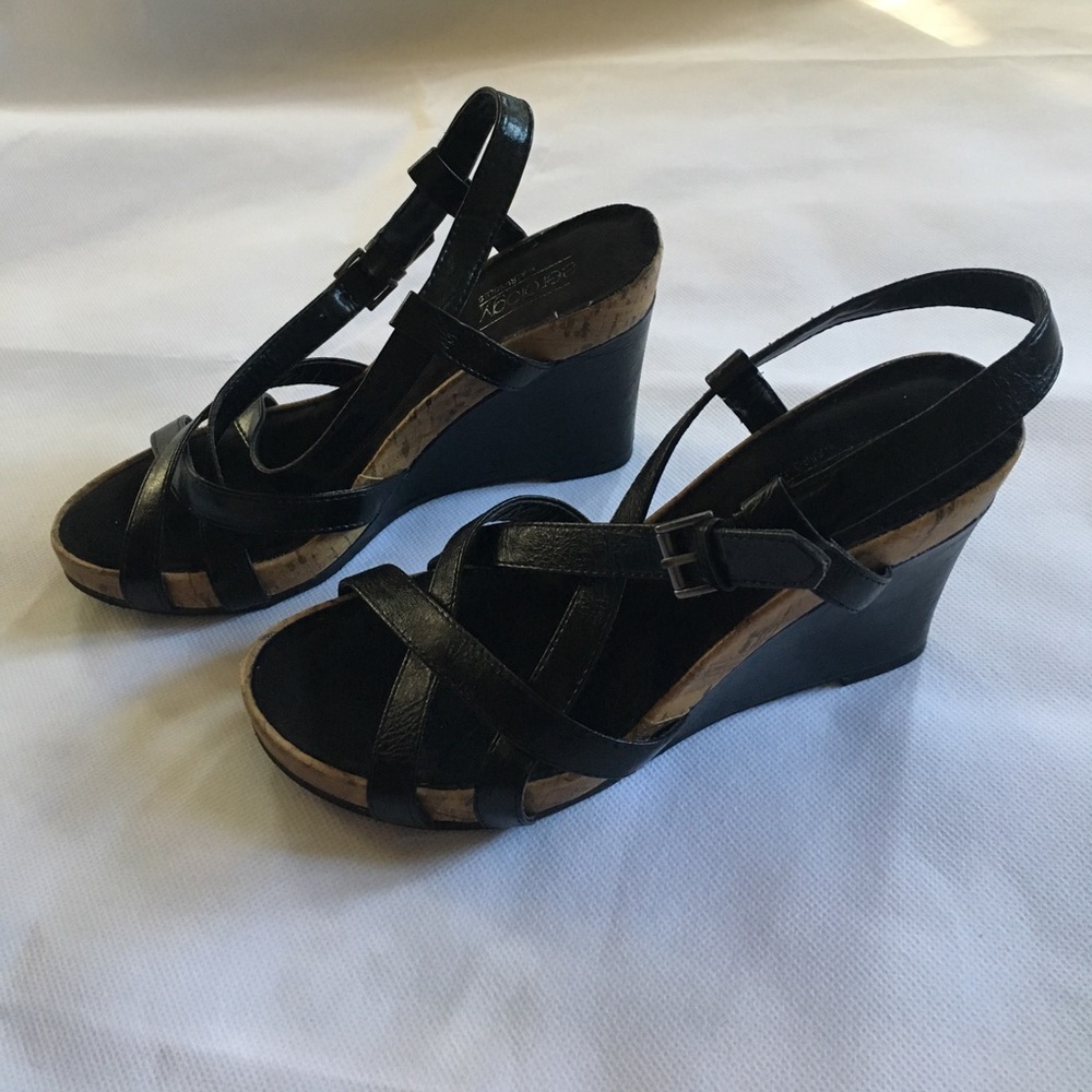 Aerology Wedges~ Black & Fabulous~ Size 7 1/2 💋💋