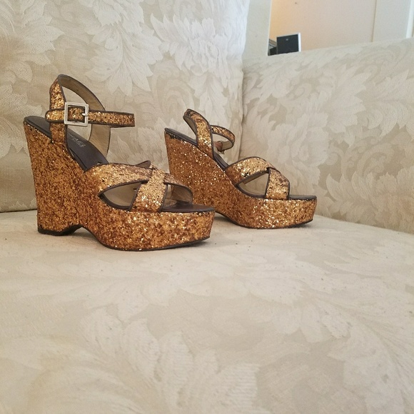 Michael Kors gold glitter platform shoes - Picture 1 of 4