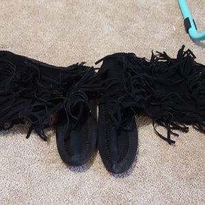 black fringe boots