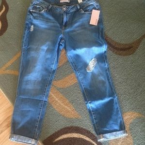 BNWT Cropped Boyfriend Jeans