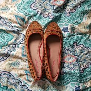 Girls/Womens Flats with Polkadot Print.