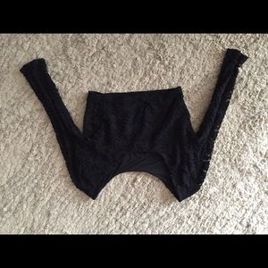 Black crop top, quarter length sleeves
