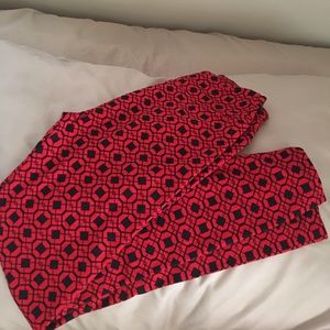 Lularoe leggings super soft red and black colors