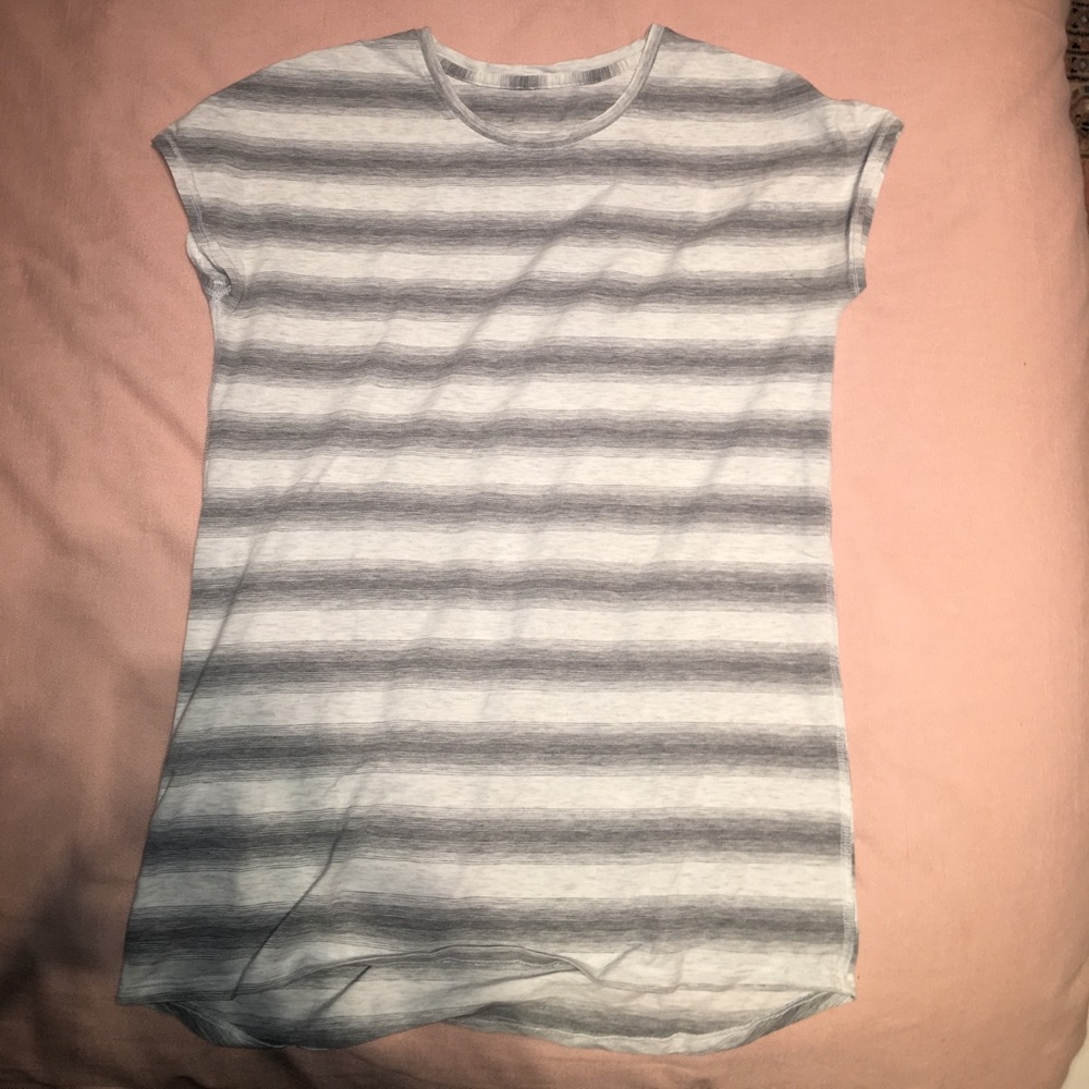 Lululemon T-Shirt