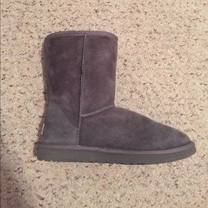 Gray Uggs size 7