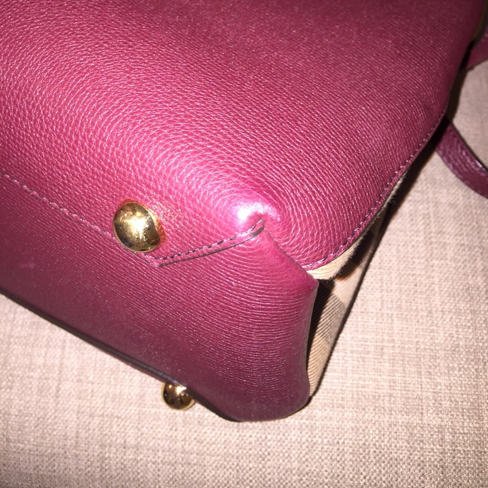 Burberry Med. Banner House Check and Leather Tote - Picture 5 of 7