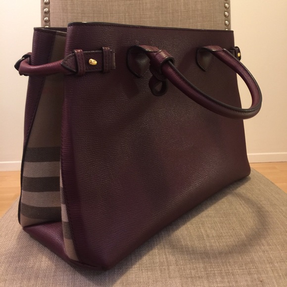 Burberry Med. Banner House Check and Leather Tote - Picture 2 of 7