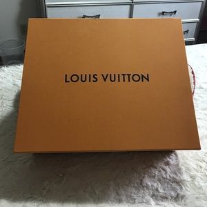 Authentic Louis Vuitton box 📦