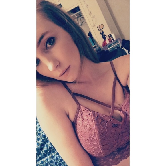 ABOUT ME - Picture 2 of 4