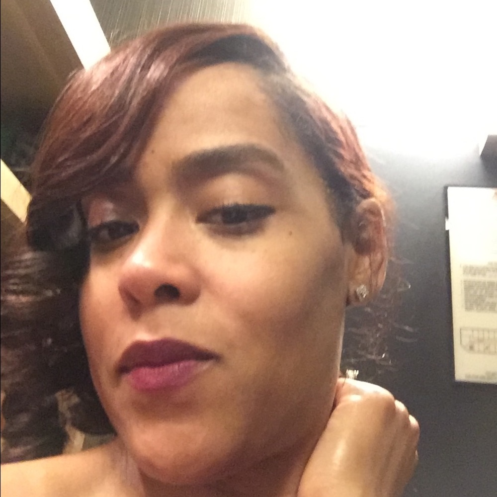 Meet your Posher, Carla