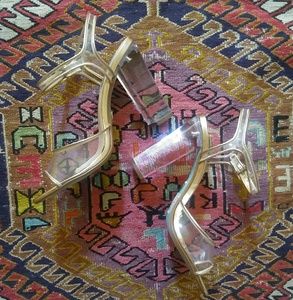 🆕 Betsey Johnson Lucite heels GOLD size 7.5