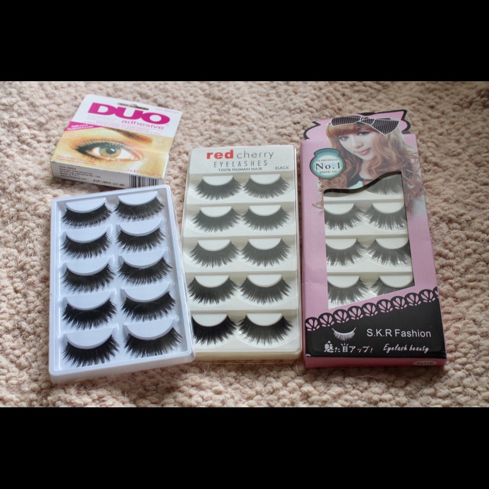 Pack of false lashes + free glue