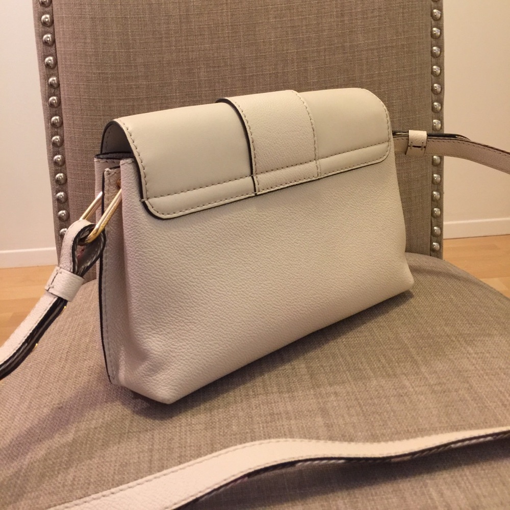 Burberry Small Medley Shoulder Bag - Picture 2 of 5