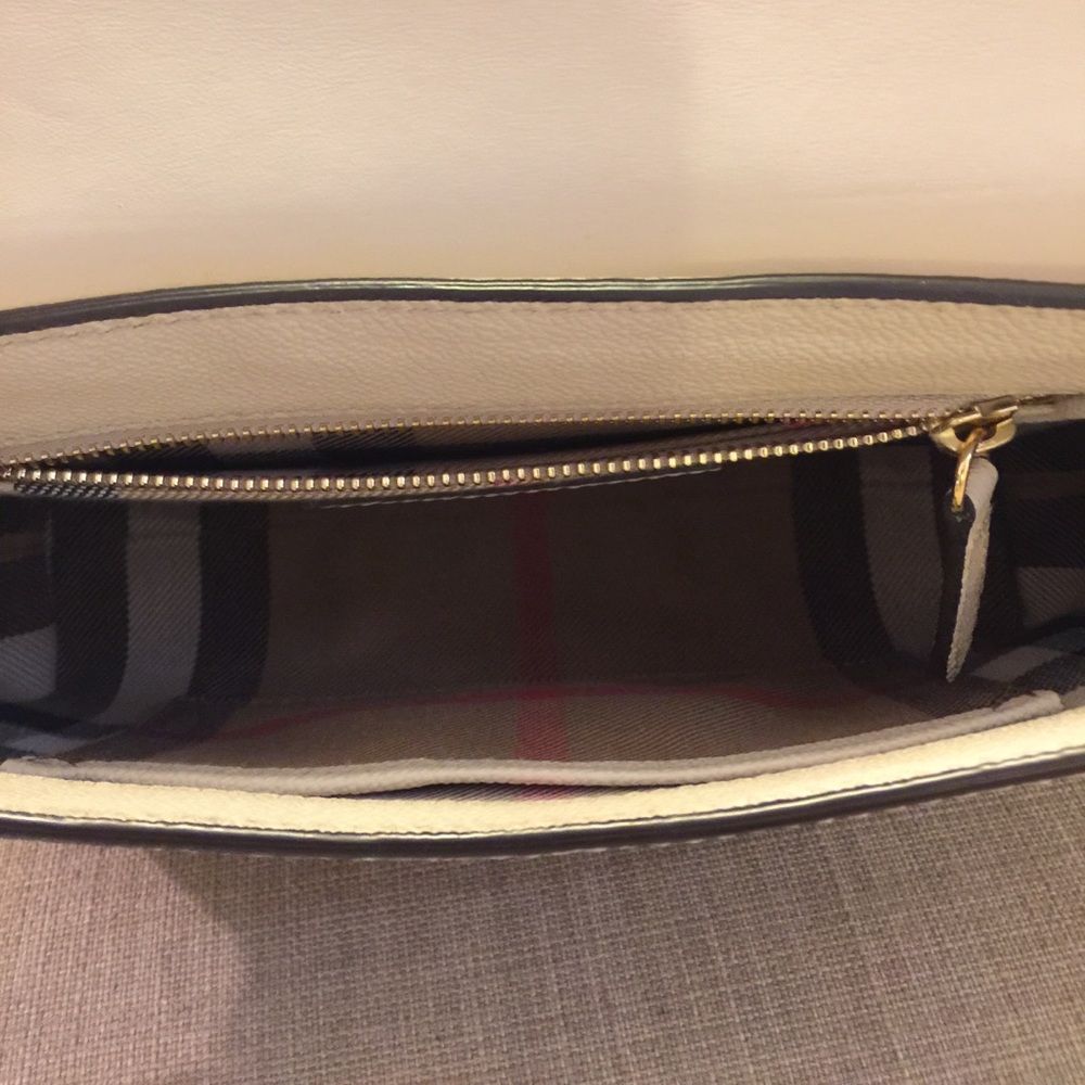 Burberry Small Medley Shoulder Bag - Picture 4 of 5
