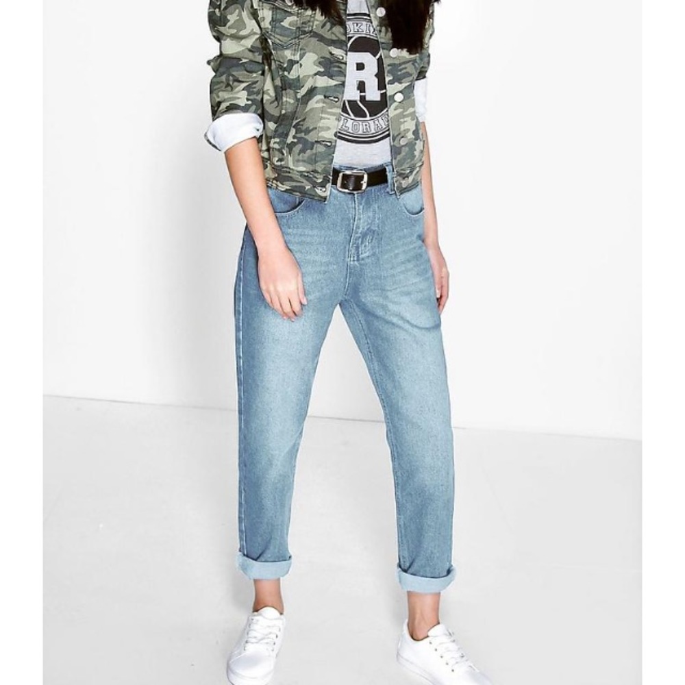 US size 10 Light Wash Mom Jeans