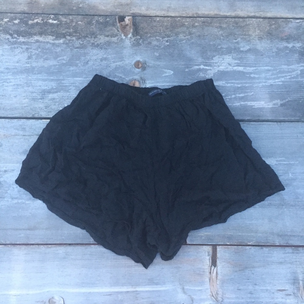BRANDY MELVILLE BLACK SHORTS SZ SMALL - Picture 1 of 3