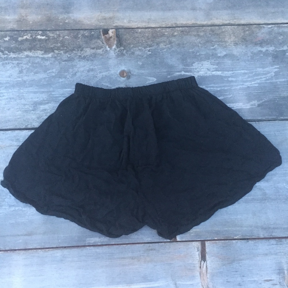 BRANDY MELVILLE BLACK SHORTS SZ SMALL - Picture 3 of 3