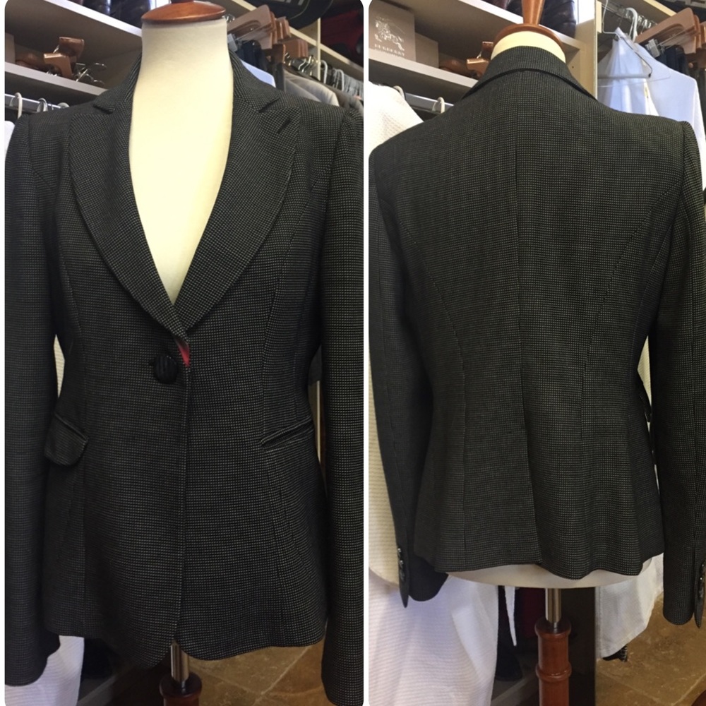 ⭐️SOLD⭐️ARMANI COLLEZIONI BLAZER