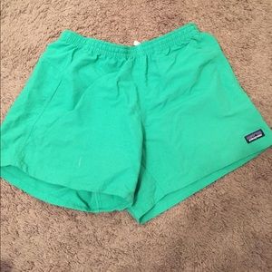 Patagonia Kelly Green Women's Baggies M 5" inseam