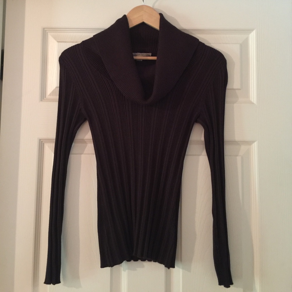 NWOT Carolyn Taylor Cowl Neck Sweater