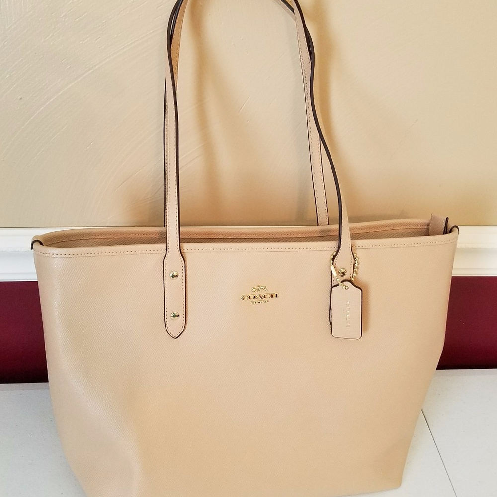 Coach City Zip Tote in Signature Beechwood