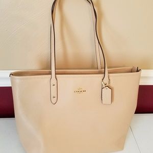 Coach City Zip Tote in Signature Beechwood