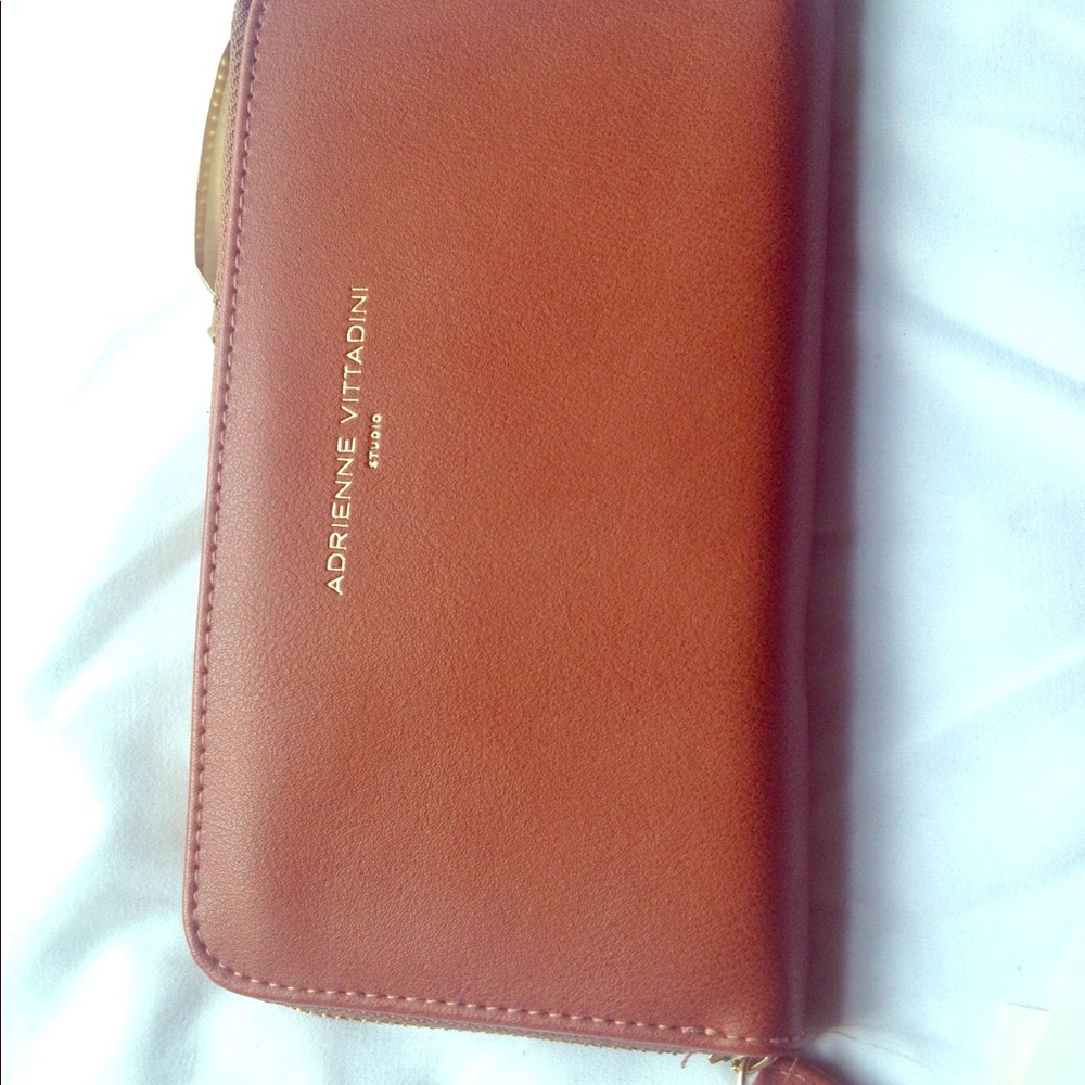 NWT! Charging Wallet ⚡️📱