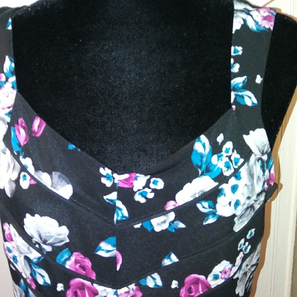 White House Black Market top