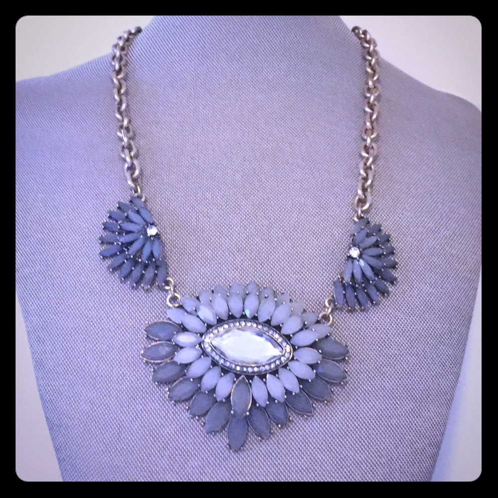 ❌SOLD LOCALLY ❌ Statement necklace