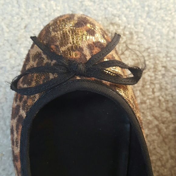 Cheetah Print Flats - Picture 2 of 3