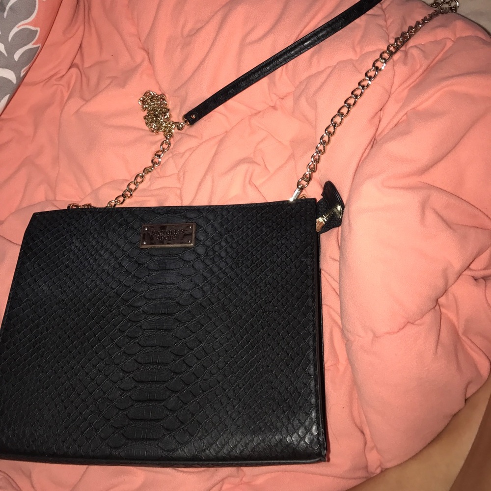 Black cross body purse