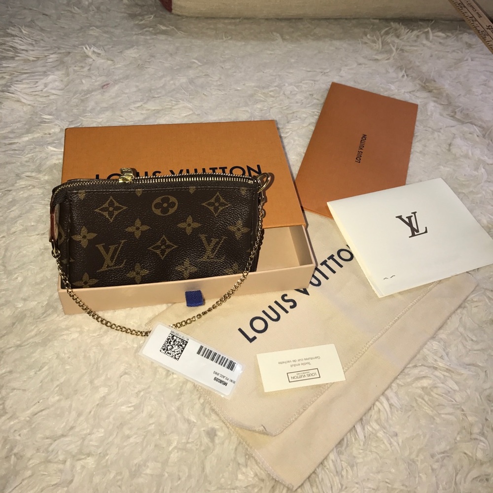Authentic Louis Vuitton mini pochette